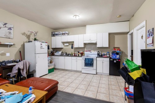 9416 Wallace Crescent, Surrey, BC 
