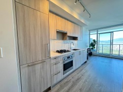 3204-13350 Central Avenue  Surrey, BC V3T 0S1