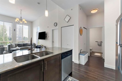 405-13468 King George Boulevard, Surrey, BC 