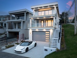 14799 Oxenham Avenue  White Rock, BC V4B 2H8