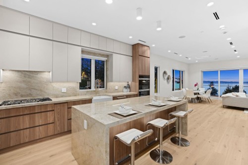 14799 Oxenham Avenue, White Rock, BC 