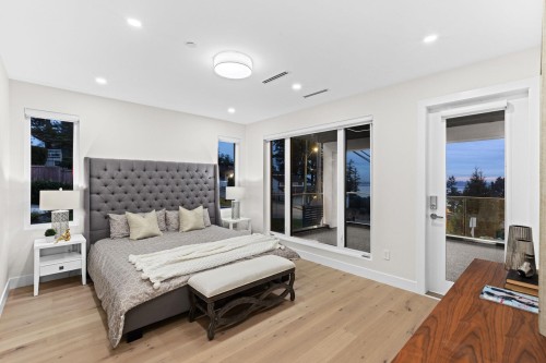 14799 Oxenham Avenue, White Rock, BC 