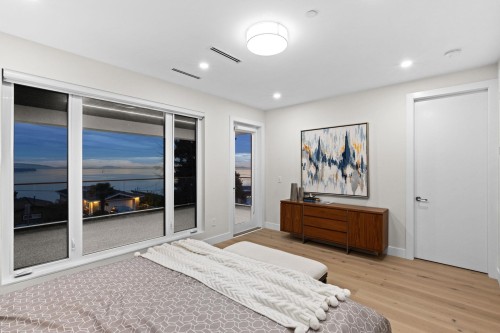 14799 Oxenham Avenue, White Rock, BC 