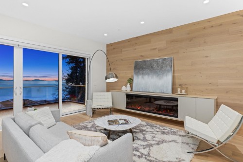 14799 Oxenham Avenue, White Rock, BC 