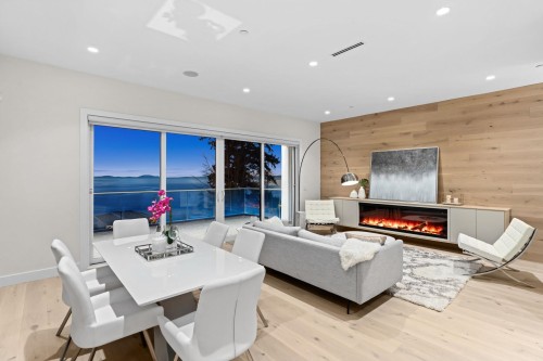 14799 Oxenham Avenue, White Rock, BC 