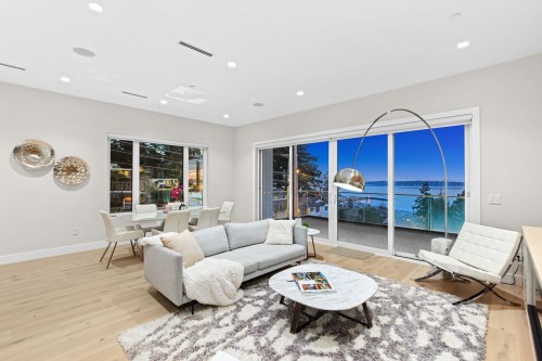 14799 Oxenham Avenue, White Rock, BC 