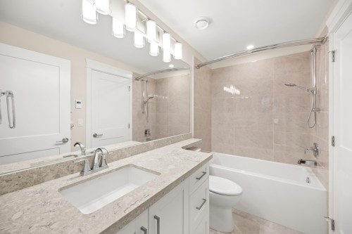 302-11063 Ravine Road, Surrey, BC 