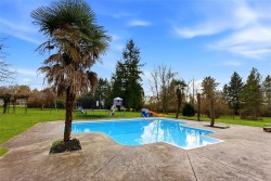 20326 74b Avenue  Surrey, BC V2Y 1V4