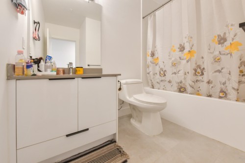 19-18855 72 Avenue, Surrey, BC 