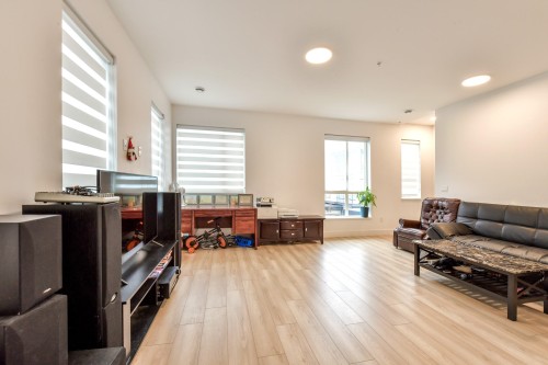 19-18855 72 Avenue, Surrey, BC 