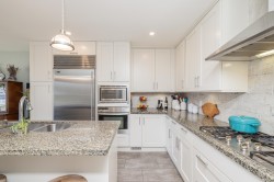 32558 Murray Avenue  Abbotsford, BC V2T 4T5