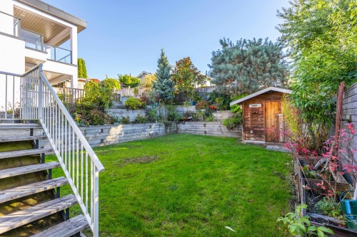 832 Stevens Street, White Rock, BC 