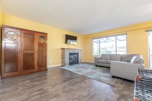 832 Stevens Street, White Rock, BC 