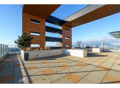 2704-13615 Fraser Highway, Surrey, BC 