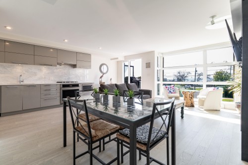 203-1160 Oxford Street  White Rock, BC V4B 0B3