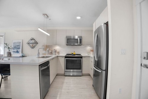 201-19201 66A Avenue, Surrey, BC 