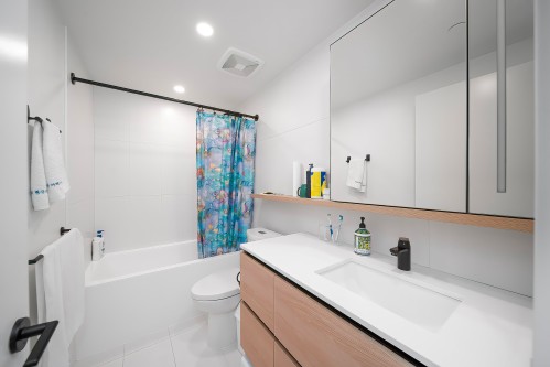 Th17-13428 105 Ave, Surrey, BC 