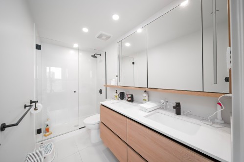 Th17-13428 105 Ave, Surrey, BC 