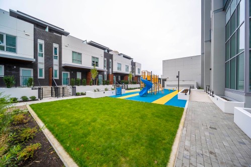 Th17-13428 105 Ave, Surrey, BC 