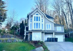 13838 116 Avenue  Surrey, BC V3R 2T2