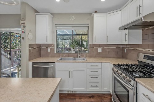 1981 158A Street, Surrey, BC 