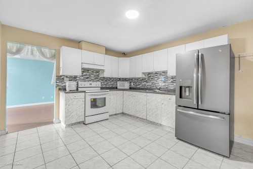 9833 128 Street, Surrey, BC 