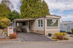15851 Suffolk Road  Surrey, BC V4A 5L3