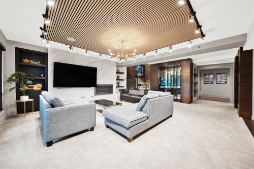 15957 39A Avenue, Surrey, BC 