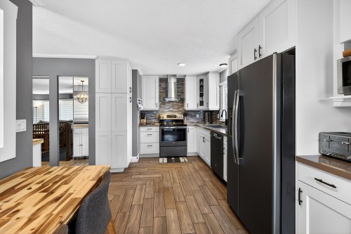 5879 184B Street, Surrey, BC 