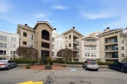 408-3172 Gladwin Road  Abbotsford, BC V2T 5T3