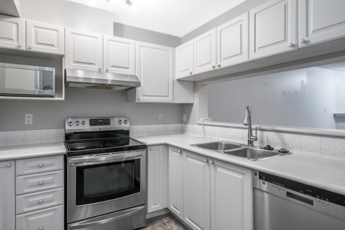 307-16137 83 Avenue, Surrey, BC 