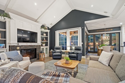 2608 Cedar Drive, Surrey, BC 