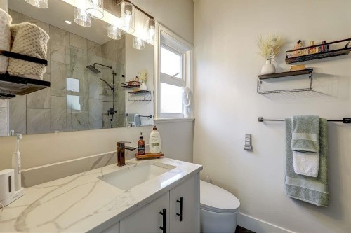 6842 184Th Street, Surrey, BC 