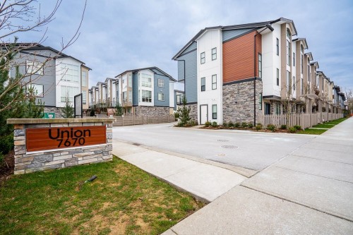 2-7670 207 Street, Langley, BC 