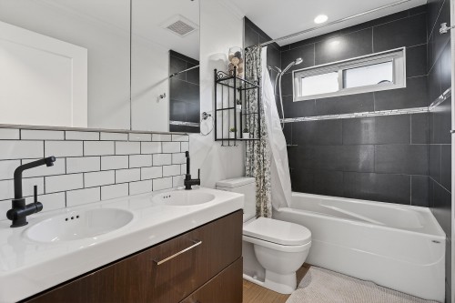 19529 60A Avenue, Surrey, BC 