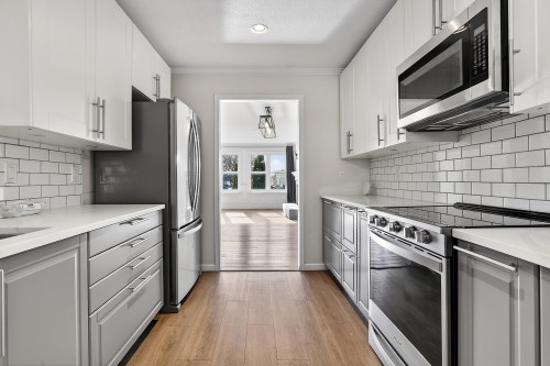 19529 60A Avenue, Surrey, BC 