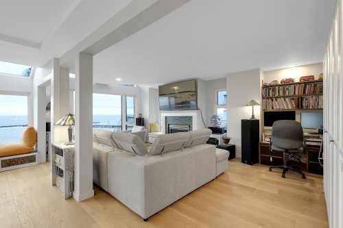 204-15165 Marine Drive, White Rock, BC 