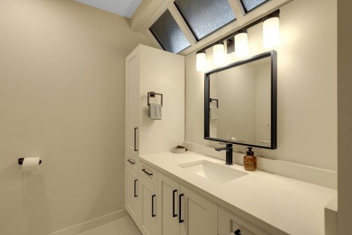 204-15165 Marine Drive, White Rock, BC 