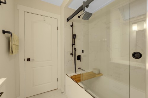 204-15165 Marine Drive, White Rock, BC 