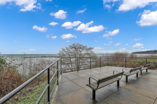 204-15165 Marine Drive, White Rock, BC 