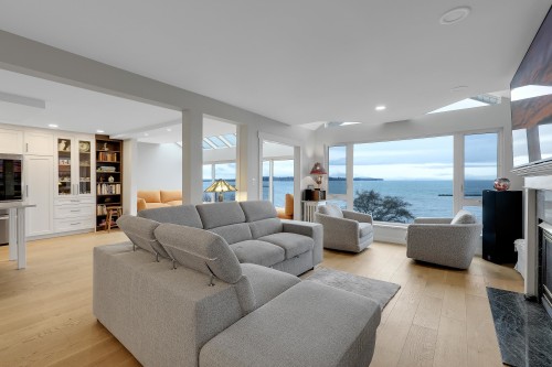 204-15165 Marine Drive, White Rock, BC 