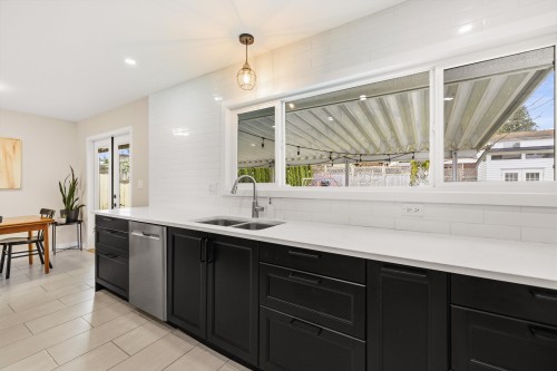 11516 97 Avenue, Surrey, BC 