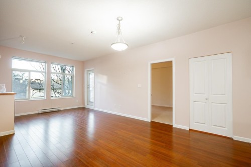 202-15388 101 Avenue, Surrey, BC 