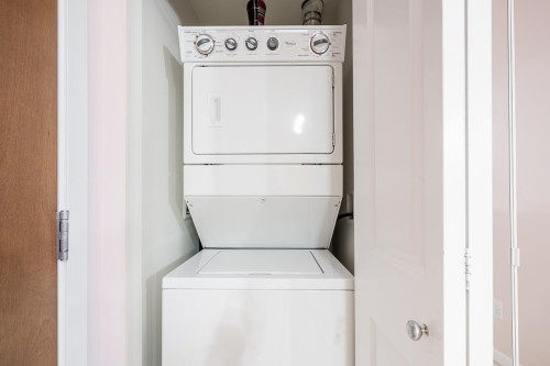 202-15388 101 Avenue, Surrey, BC 