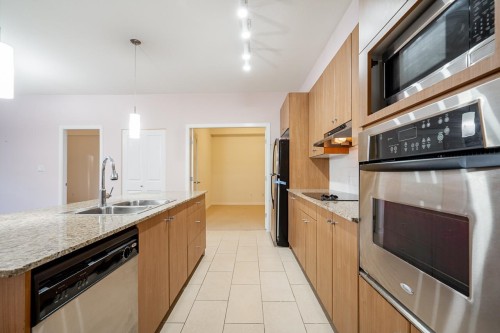 202-15388 101 Avenue, Surrey, BC 