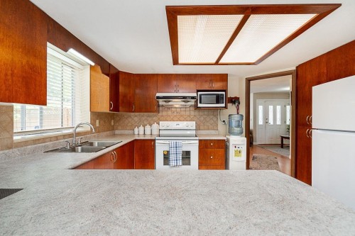 6697 141A Street, Surrey, BC 