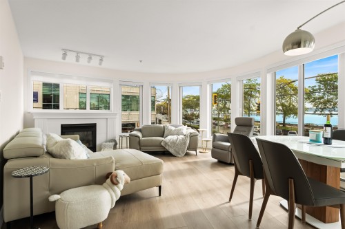 206-1119 Vidal Street, White Rock, BC 