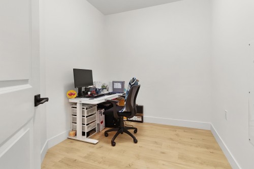 327-7506 199A Street, Langley, BC 