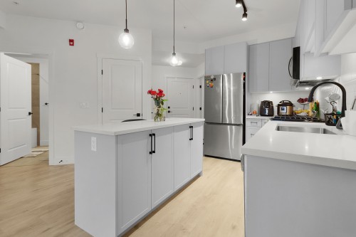 327-7506 199A Street, Langley, BC 