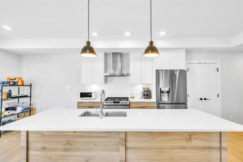 212-14818 60 Avenue, Surrey, BC 